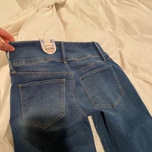 California vintage brand denim skinny jeans . Size 5